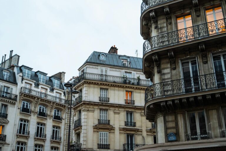 Où Dormir à Paris : Guide des Meilleurs Quartiers par Budget et Style Où Dormir à Paris : Guide des Meilleurs Quartiers par Budget et Style
